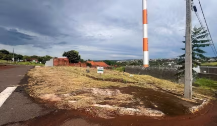 Terreno Comercial para Venda em Maringá, Conjunto Habitacional Requião