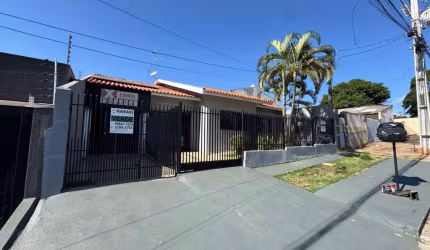 Casa para Venda em Maringá, Parque Residencial Tuiuti, 3 dormitórios, 1 suíte, 2 banheiros, 3 vagas