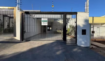 Casa para Venda em Maringá, Jardim Paris III, 3 dormitórios, 1 suíte, 2 banheiros, 2 vagas