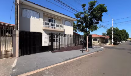 Sobrado para Venda em Maringá, Jardim América, 4 dormitórios, 1 suíte, 3 banheiros, 2 vagas