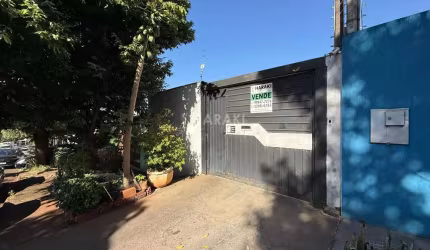 Casa para Venda em Maringá, Parque Industrial, 3 dormitórios, 1 suíte, 3 banheiros, 2 vagas