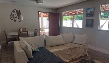 Casa para Aluguel - 4 Quartos, Suíte e Varanda