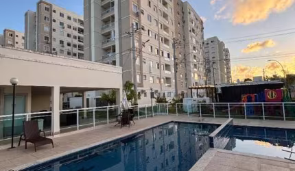 Apartamento, 2/4, com varanda em Buraquinho