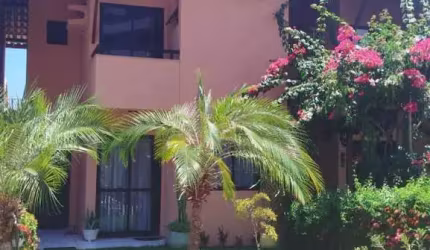 Casa super agradável no Miragem  -Condomínio com piscina e area gourmet