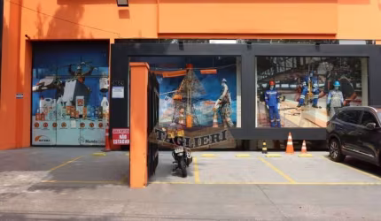 Prédio comercial em avenida com 2763m2 - elevador e elevador carga