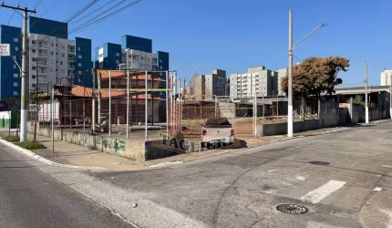 Terreno esquina Aricanduva com 1500m2