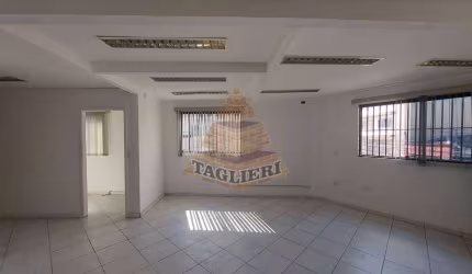 ALUGA-SE SOBRELOJA  COM ESTACIONAMENTO ( TERRENO) NO TATUAPÉ