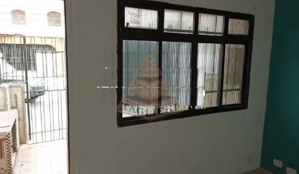 VENDE-SE CASA EM LOCALIZAÇÃO PRIVILEGIADA NO TATUAPÉ -70m