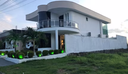Casa à Venda no Condomínio Reserva do Parque