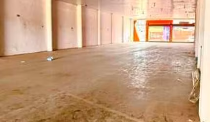 Salão comercial na Av Carmindo de Campos