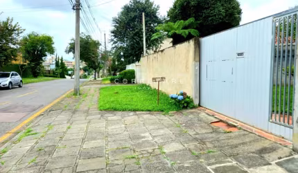 Terreno à venda no Ahú, Curitiba  por R$ 1.590.000