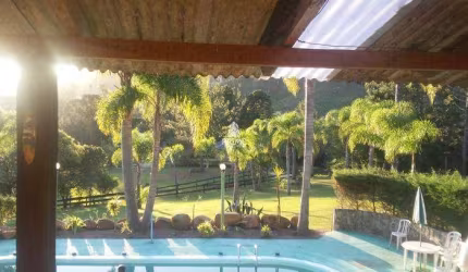 Chácara / sítio com 1 quarto à venda na Rua Ignácio Belinovski, Jardim Santa Nely, Campo Largo, 245 m2 por R$ 1.850.000