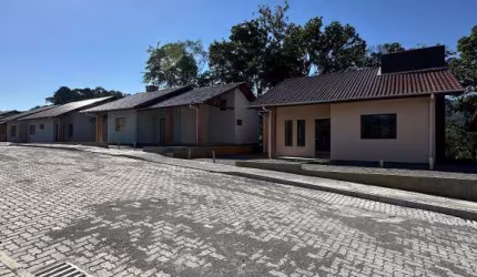 Casa em condomínio fechado com 3 quartos à venda na Rua Fundos Klaus, Pomerode Fundos, Pomerode, 323 m2 por R$ 455.000