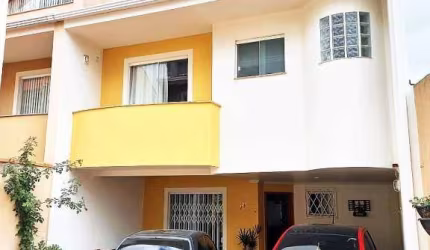 Casa com 3 quartos à venda na Rua Sete de Setembro, 758, Centro, São José dos Pinhais, 189 m2 por R$ 930.000