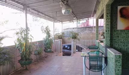 Casa com 4 quartos à venda na Rua Maria Rasuk Vilela, 200, Jardim Meriti, São João de Meriti, 360 m2 por R$ 390.000