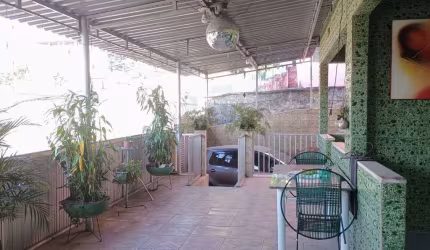 Casa com 4 quartos à venda na Rua Maria Rasuk Vilela, 200, Jardim Meriti, São João de Meriti, 360 m2 por R$ 390.000