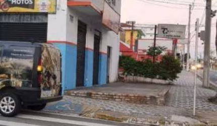 Apartamento à venda no Jardim Maria Augusta, Taubaté  por R$ 1.300.000