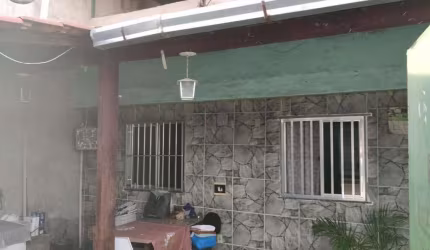 Casa com 2 quartos à venda na Rua Caiapó, 62, Vilar dos Teles, São João de Meriti, 80 m2 por R$ 50.000