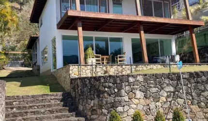 Casa em condomínio fechado com 3 quartos à venda no Vale dos Pinheiros, Nova Friburgo , 216 m2 por R$ 1.980.000