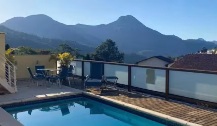Casa com 4 quartos à venda no Cascatinha, Nova Friburgo , 588 m2 por R$ 1.300.000