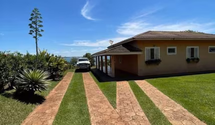 Casa à venda na Zona Rural, Arandu  por R$ 1.700.000