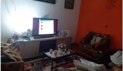 Casa com 3 quartos à venda no Jardim Ana Estela, Carapicuíba  por R$ 140.000