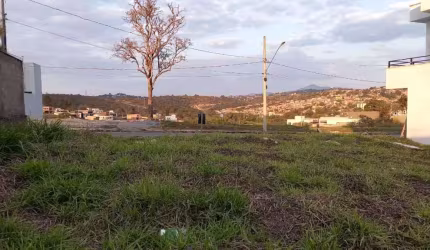 Terreno em condomínio fechado à venda no Condomínio Estância dos Lagos, Santa Luzia  por R$ 320.000