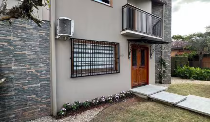 Casa com 3 quartos à venda na Avenida 21 de Janeiro, Centro, Pomerode, 216 m2 por R$ 2.400.000
