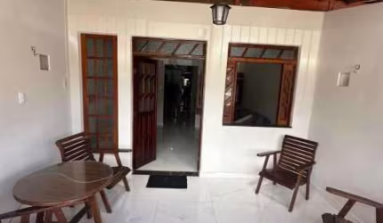 Casa em condomínio fechado com 3 quartos à venda no Stella Maris, Salvador  por R$ 385.000