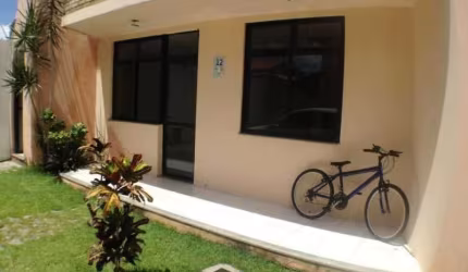 Casa em condomínio fechado com 2 quartos à venda no Pitangueiras, Lauro de Freitas  por R$ 370.000