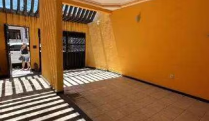 Casa com 4 quartos à venda no Umuarama, Osasco  por R$ 270.000