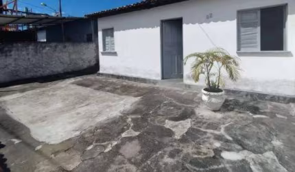 Casa com 2 quartos à venda no Parque Ribeiro de Lima, Barueri  por R$ 200.000