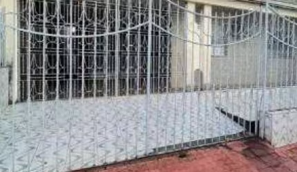 Casa com 3 quartos à venda no Umuarama, Osasco  por R$ 240.000