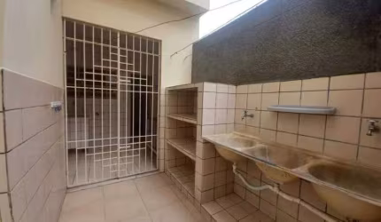 Casa com 4 quartos à venda no Jardim Mutinga, São Paulo  por R$ 260.000