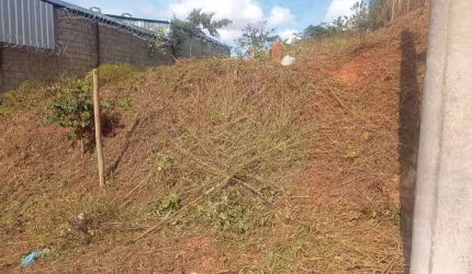 Terreno à venda no Novo Centro, Santa Luzia  por R$ 188.900