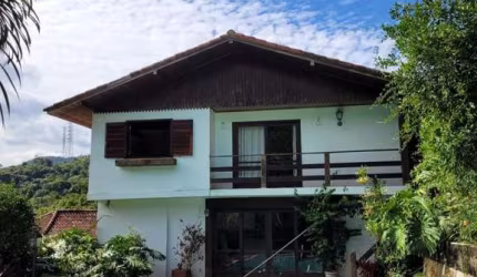 Casa com 4 quartos à venda no Carangola, Petrópolis , 300 m2 por R$ 1.350.000