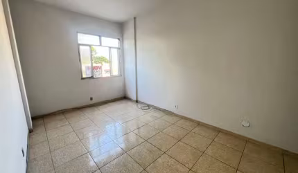 Apartamento com 2 quartos à venda no Oswaldo Cruz, Rio de Janeiro , 68 m2 por R$ 180.000