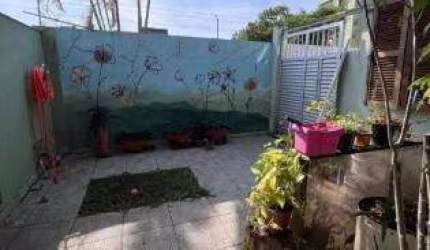 Casa com 4 quartos à venda no Jardim Sarah, São Paulo  por R$ 270.000