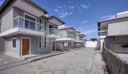 Casa com 2 quartos para alugar na Rua Capitão Benjamin Constant Keller, 28, Barroco (Itaipuaçu), Maricá, 81 m2 por R$ 2.800