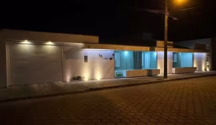 Casa com 4 quartos à venda em Portinho, Laguna  por R$ 1.690.000