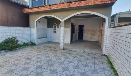 Casa com 4 quartos à venda em Magalhães, Laguna  por R$ 445.000