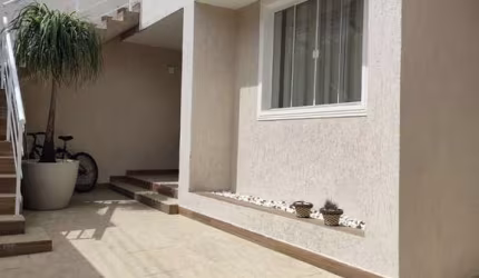 Casa com 3 quartos à venda em Bangu, Rio de Janeiro , 208 m2 por R$ 790.000
