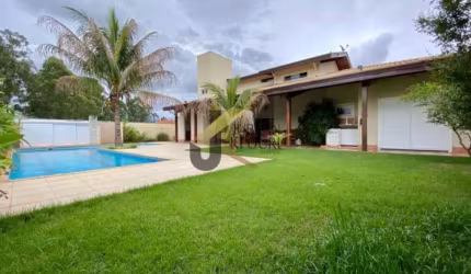 Casa em condomínio à venda em Sumaré - SP, com 4 quartos (3 suítes) 3 garagens e lazer privativo