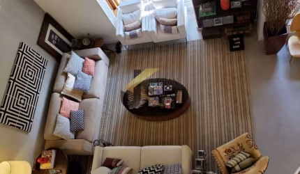 Casa à venda no Alphaville Campinas, com 4 dormitórios (3 suítes no piso superior e 1 no térreo), garagem para vários carros.