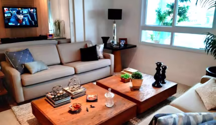 Apartamento à venda no Cambuí, 4 dormitórios (3 suítes), lazer comum e 4 garagens.