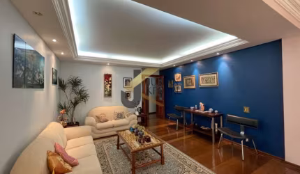 Apartamento à venda no Cambuí, 4 dormitórios (2 suítes com closet) e 3 garagens independentes no subsolo