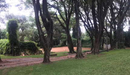 Você está procurando uma oportunidade única para investir e construir o seu sonho? Temos o terreno perfeito para você! Apresentamos um verdadeiro paraíso natural, com 4.500,00 m² de área, pronto para 
