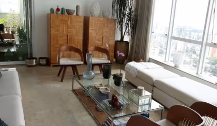Cobertura duplex à venda no Cambuí - Campinas, com 4 suítes, lazer comum e 5 garagens.