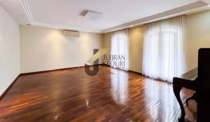 Casa para alugar no Jardim Paraiso - Campinas, com 4 quartos (2 suítes) e garagem para vários carros.
