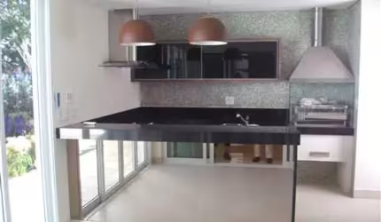 Casa à venda no Alphaville Campinas, com 4 suítes,  e garagem para vários carros